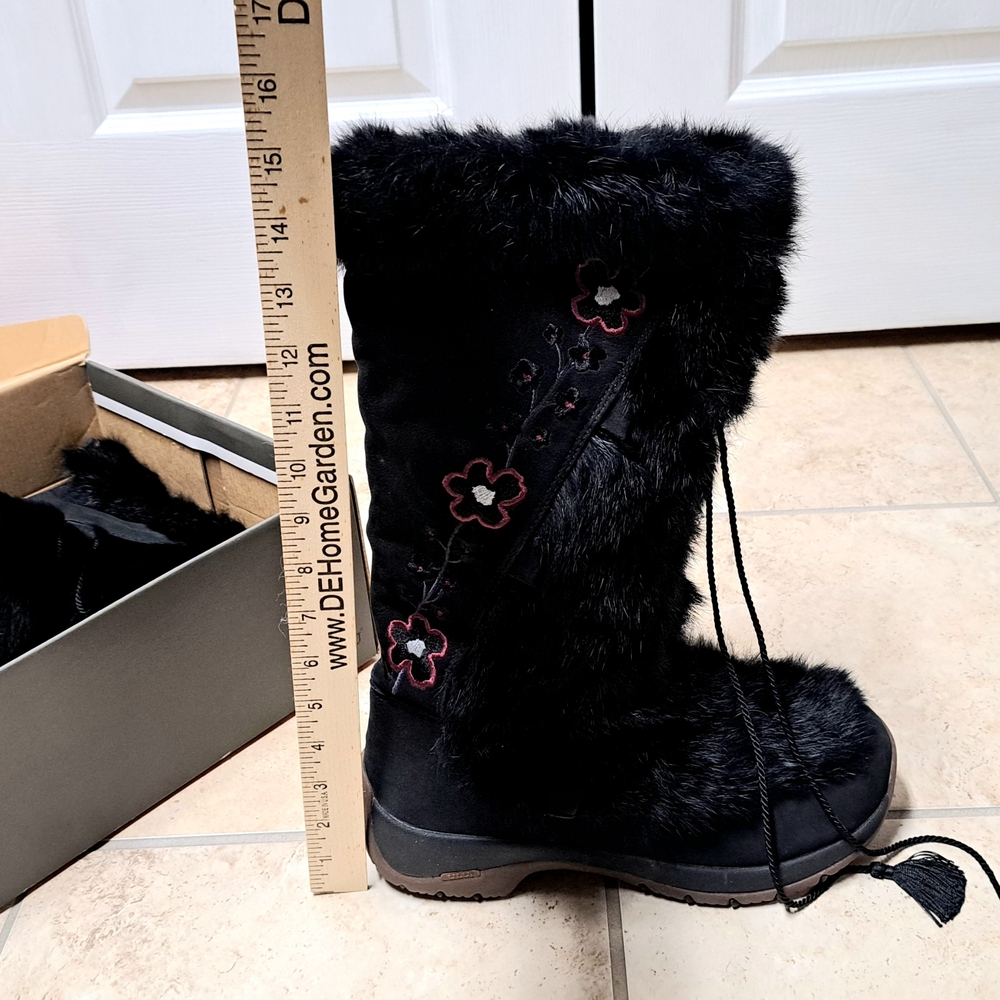 ULU Akna Black Fur-Trimmed Women's Boots Size 8 - Picture 9 of 11